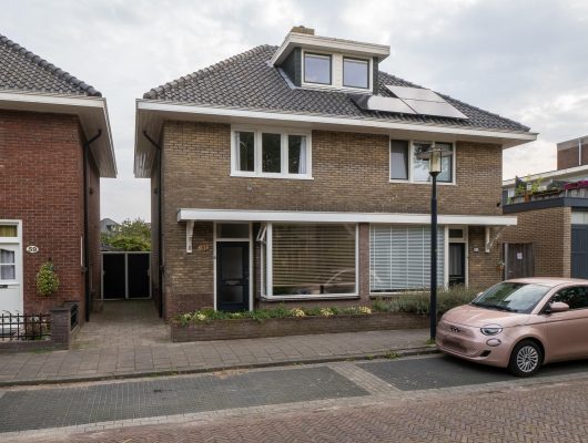 Hoofdfoto van Hengelo Bernardstraat 61