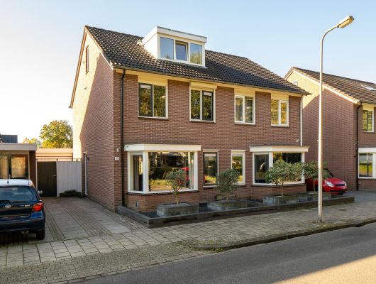 Hoofdfoto van Hengelo Libellestraat 35