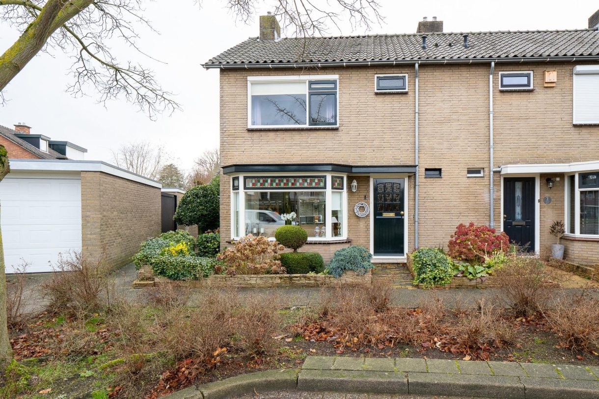 Te koop: Foto Woonhuis aan de Plutostraat 1 in Hengelo